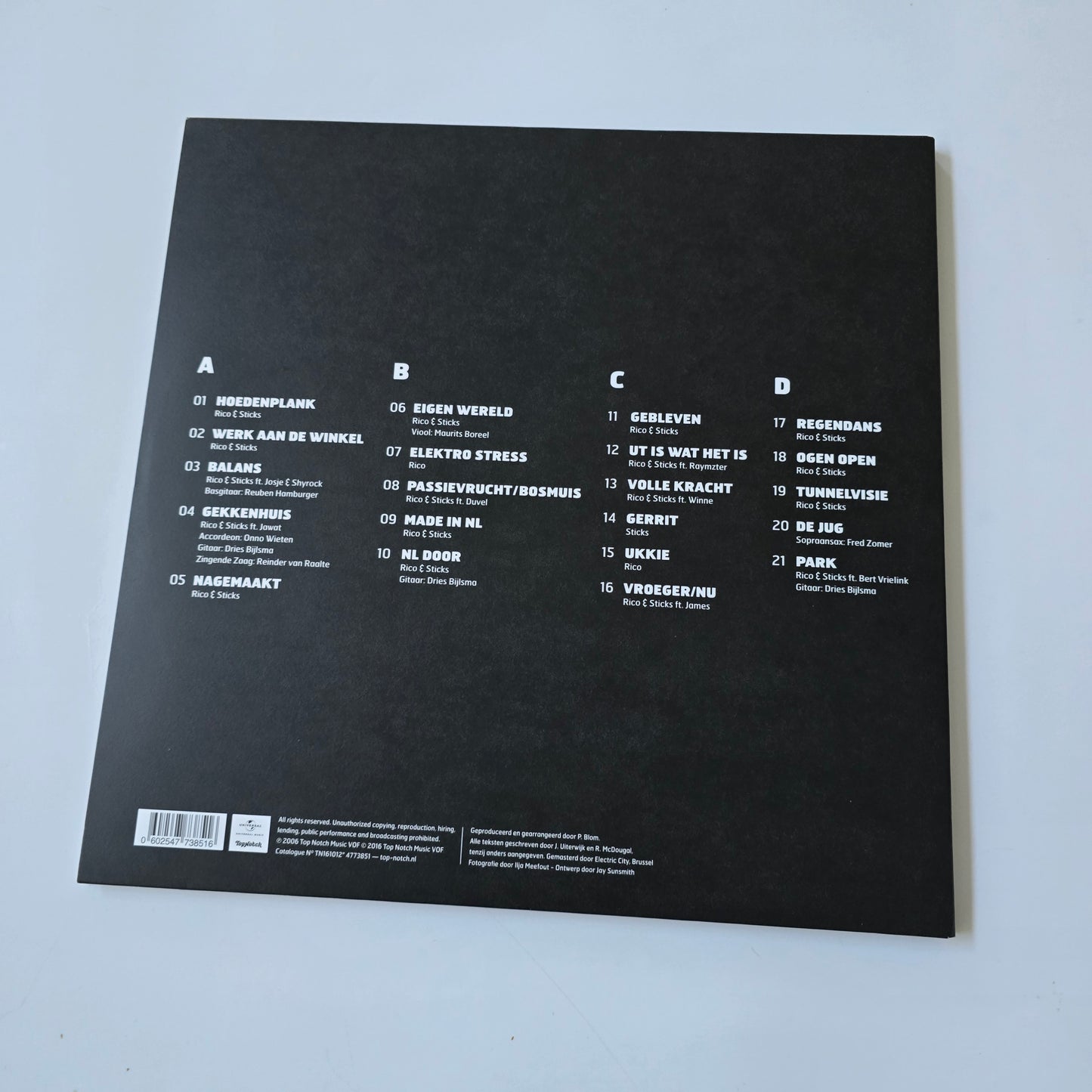 OPGEZWOLLE - EIGEN WERELD VINYL 2XLP -PRE OWNED-