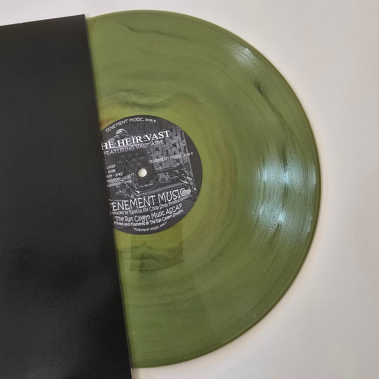 VAST AIRE X RATICUS - THE HEIR VAST COLORED VINYL -PRE OWNED-