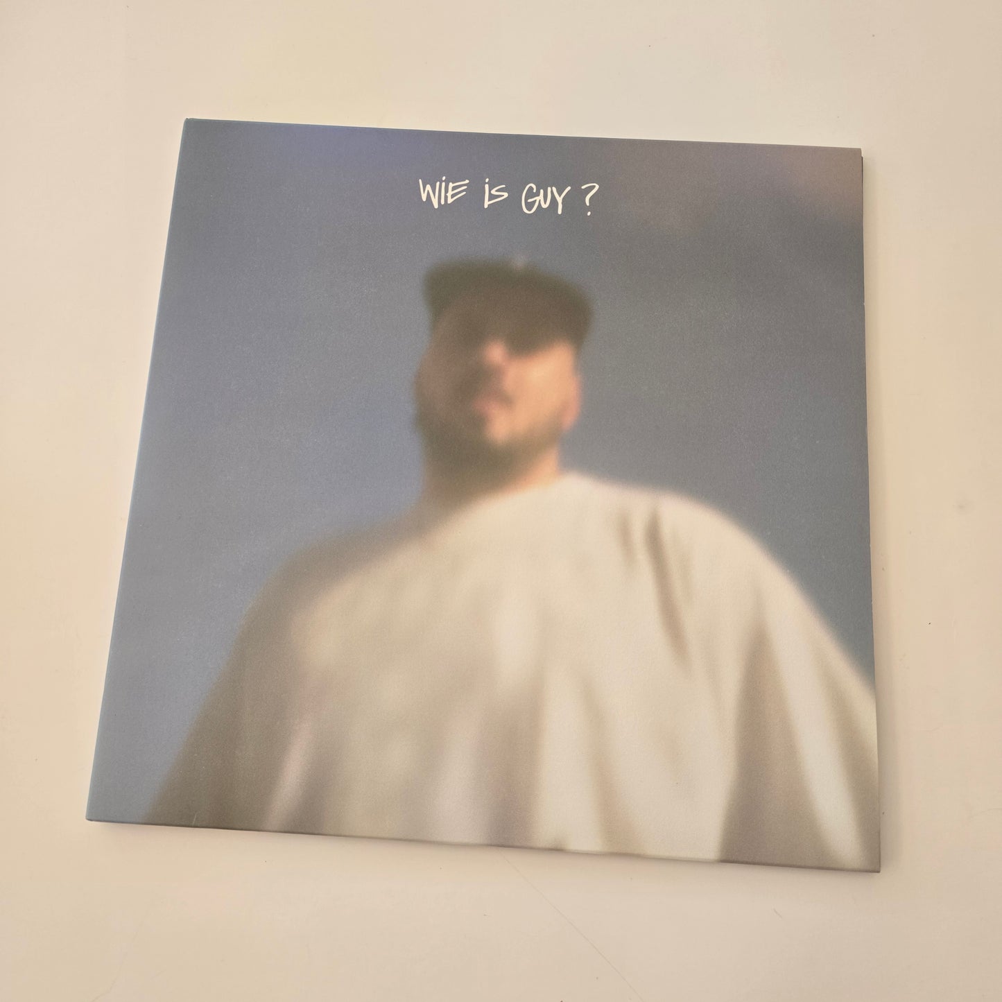 ZWANGERE GUY - WIE IS GUY? LIMITED EDITION COLORED VINYL -PRE OWNED!-