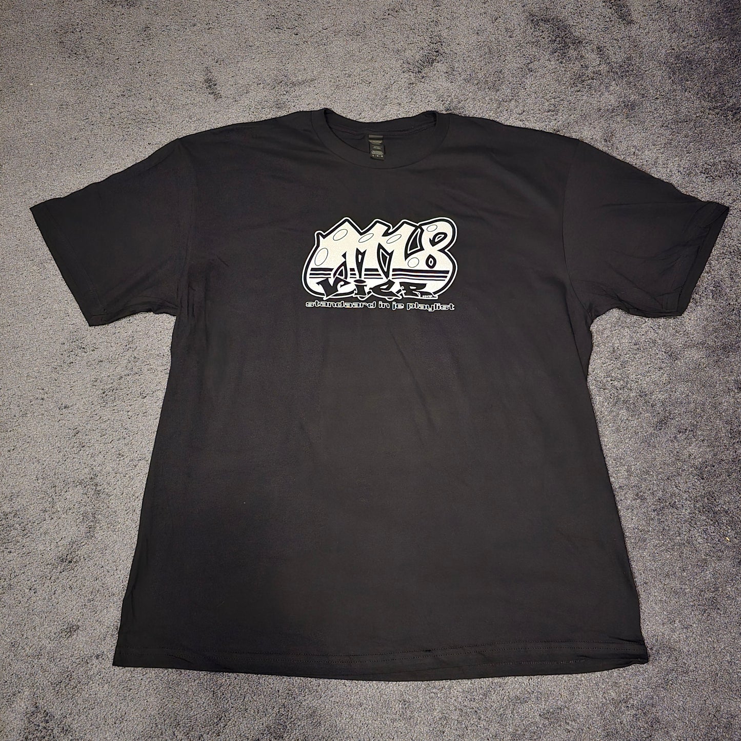 0118-VIER STANDAARD IN JE PLAYLIST T-SHIRT ZWART -NIEUW!-